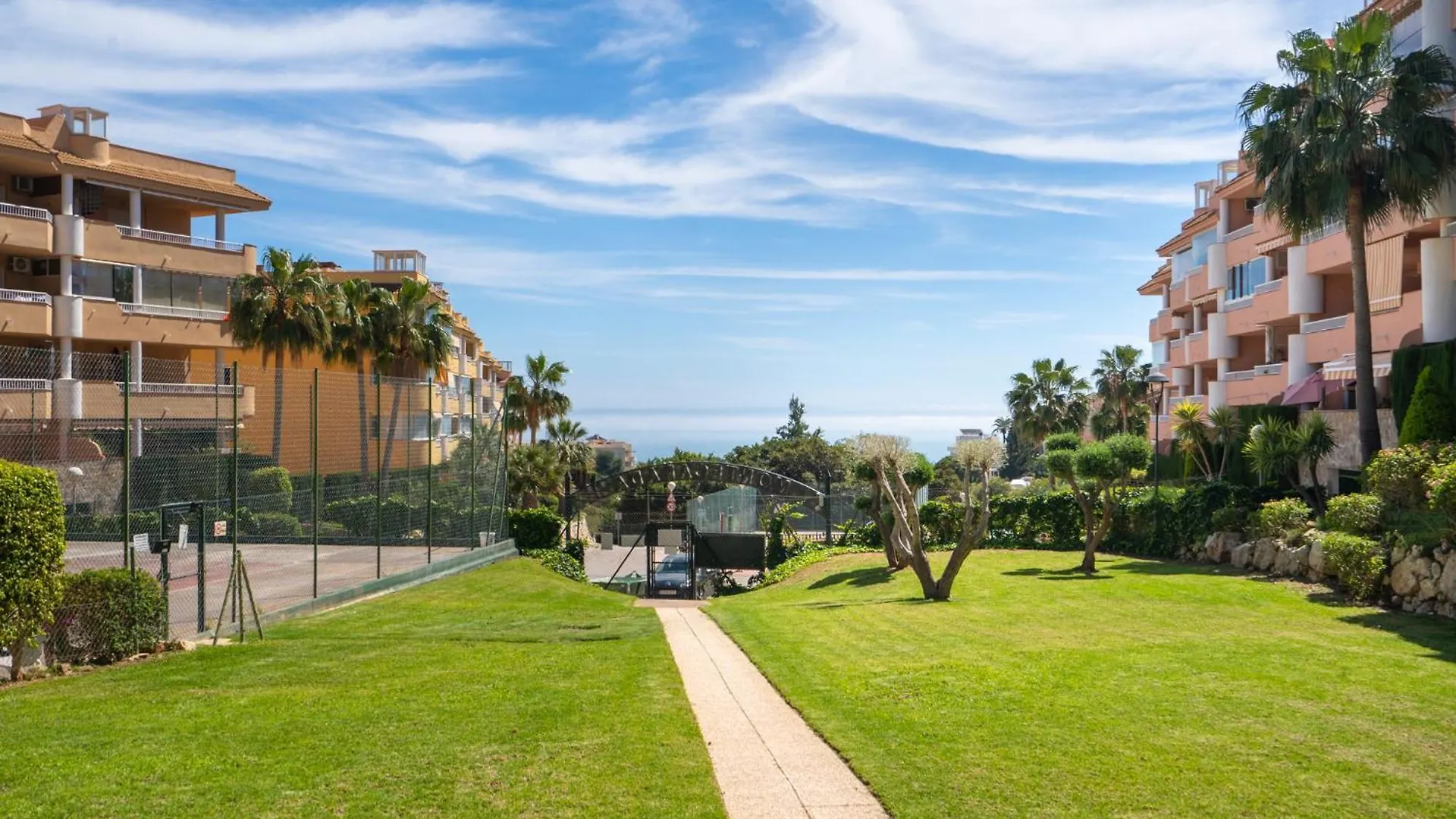 2 Bedrooms With Pool, Terrace And Balcony Fuengirola