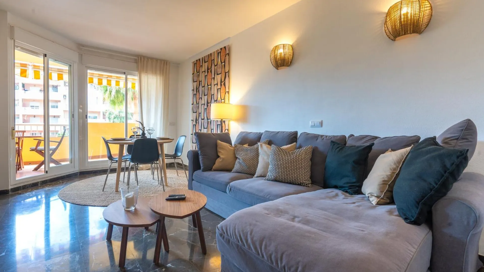 2 Bedrooms With Pool, Terrace And Balcony Fuengirola Apartment
