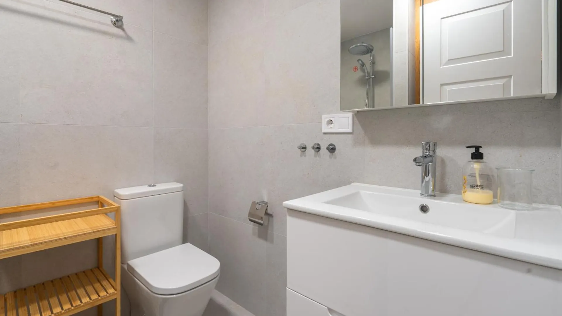 2 Bedrooms With Pool, Terrace And Balcony Fuengirola Apartment