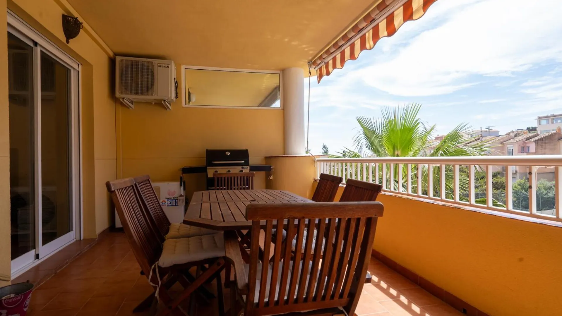 2 Bedrooms With Pool, Terrace And Balcony Fuengirola Apartment